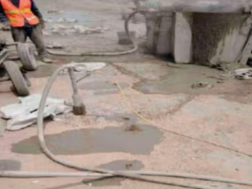 任县水泥混凝土路面板底注浆技术 路面脱空注浆整治方案